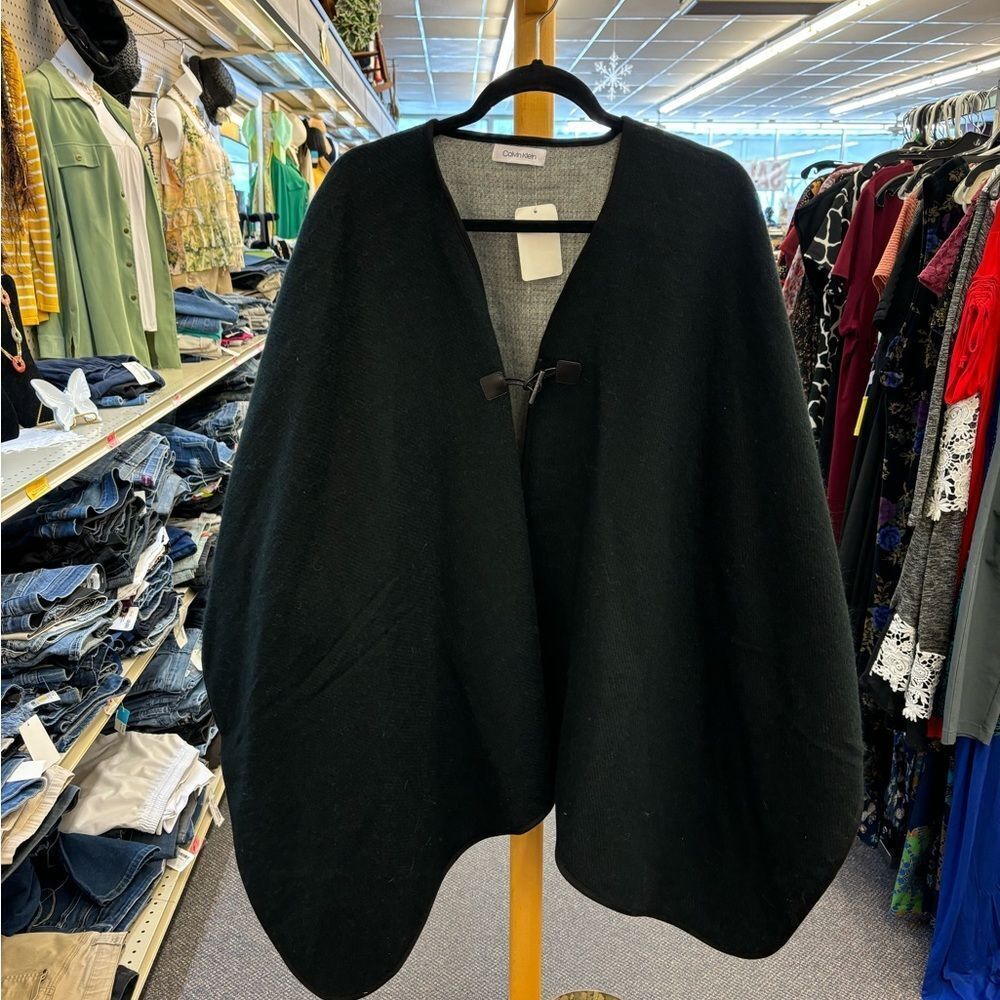 Black Cape With Toggle Closure - image 1